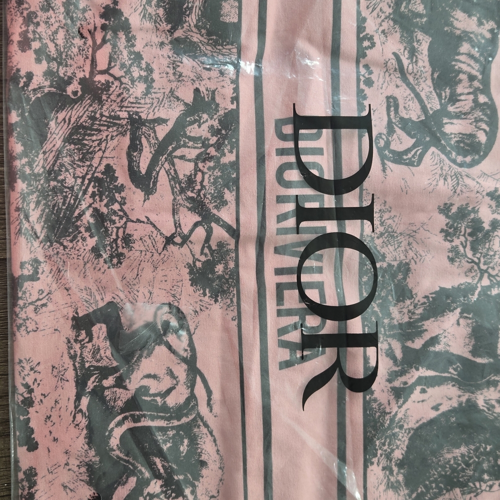 Dior Pink Tote Bag with Artistic Animal Design - Picture 3 of 4